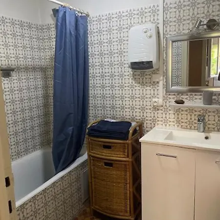 Bed & Breakfast Calme Proche Centre-ville, Minimum 2 Nuits