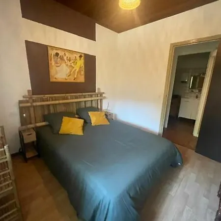 Calme Proche Centre-ville, Minimum 2 Nuits Bed & Breakfast Aubenas
